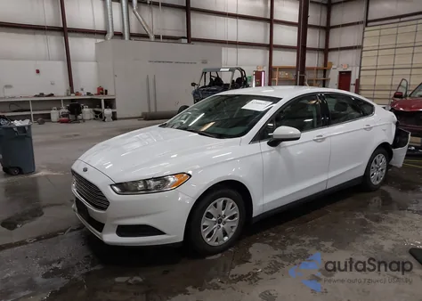 2014 Ford Fusion S из США, поврежденный, VIN 1FA6P0G70E5374844
